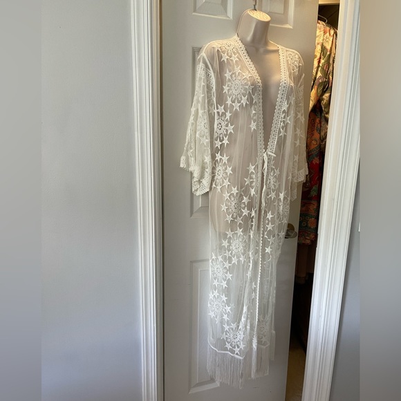 Hamsa Wear White Embroiled Duster with Stars one size - Picture 5 of 11